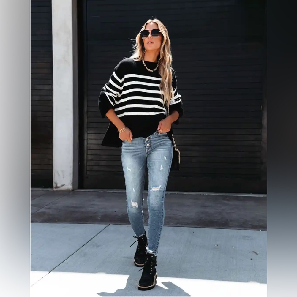 Hamptons Striped Oversized Pullover Sweater - Black